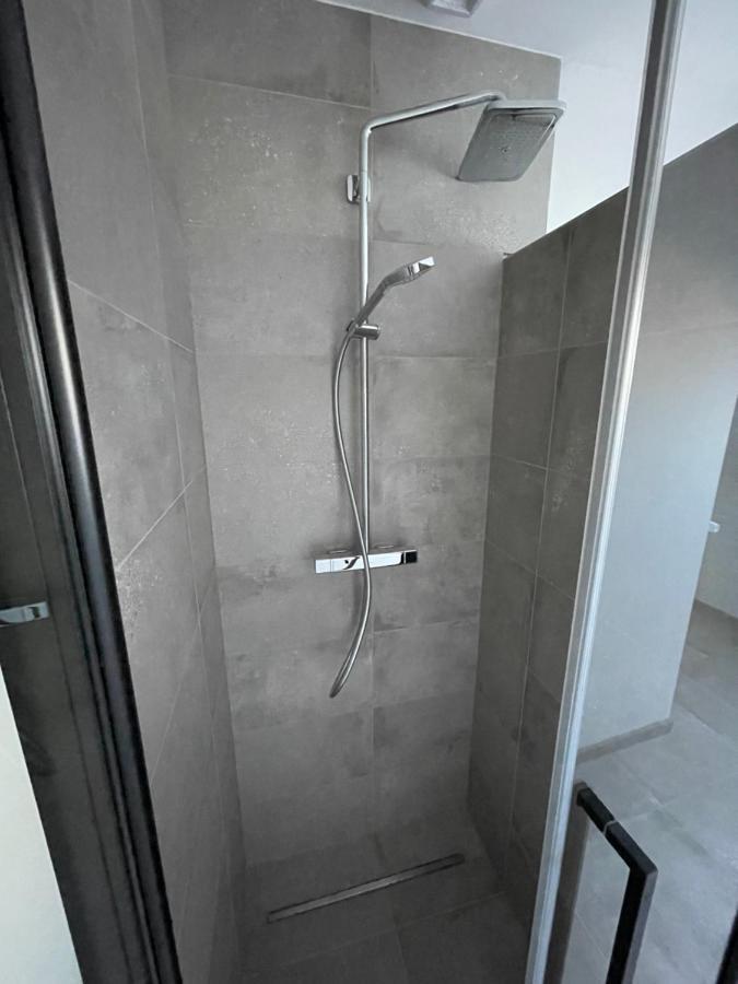 The 77 Work Or Holiday New Home Houthem Екстериор снимка